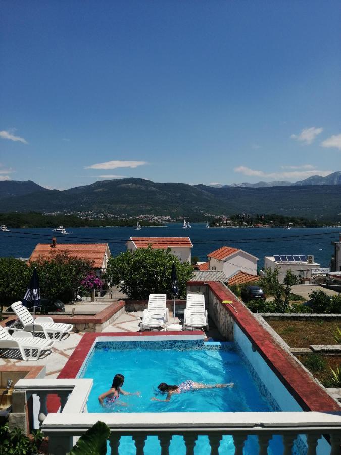 Ino Apartments Tivat Bagian luar foto