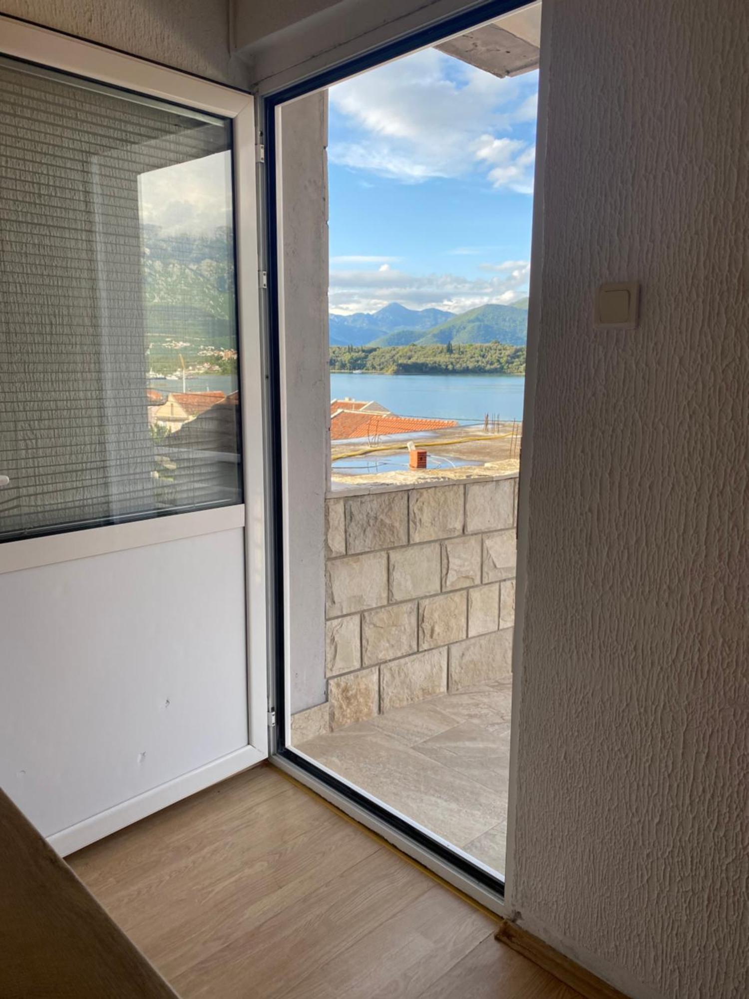 Ino Apartments Tivat Bagian luar foto